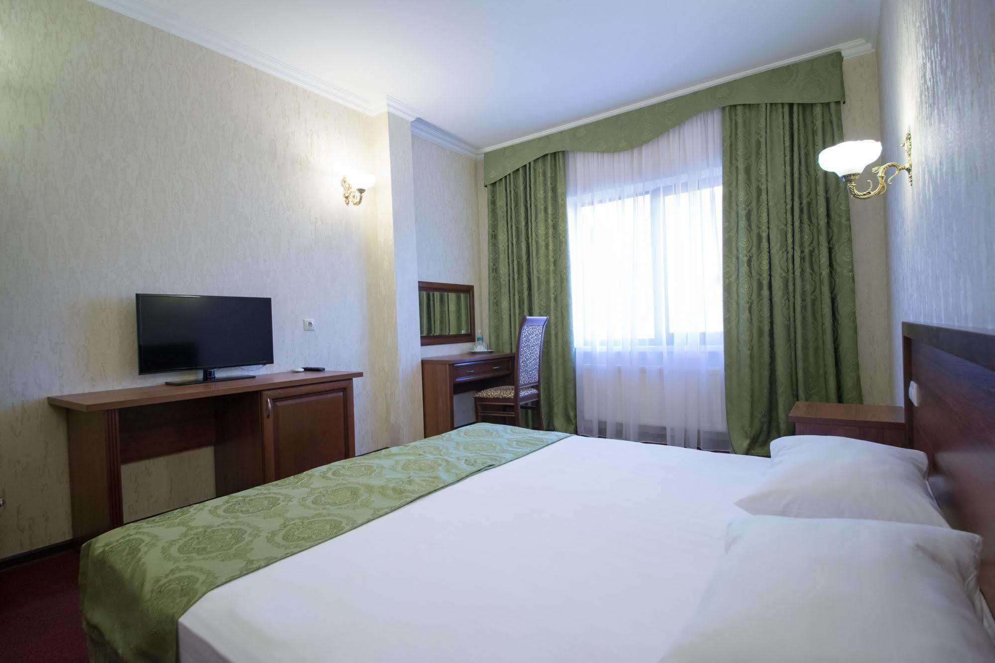 Avrora Hotel Krasnodar Eksteriør bilde